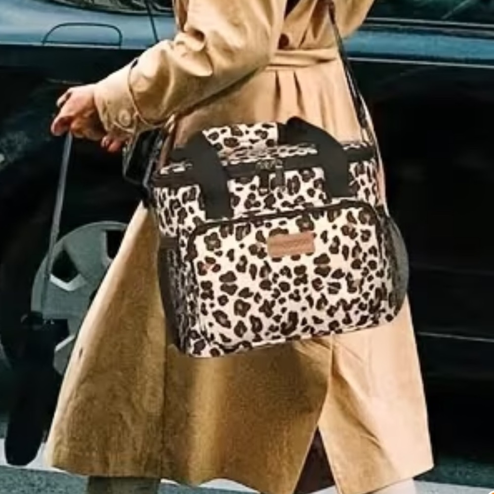 Leopard Print Insulated Cooler Bag 15 Liter Large Capacity Multi-Pocket NWT - Picture 3 of 3